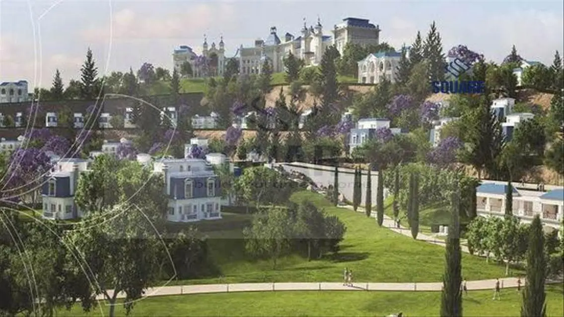 Luxury Apartment with Lake View and Full Amenities