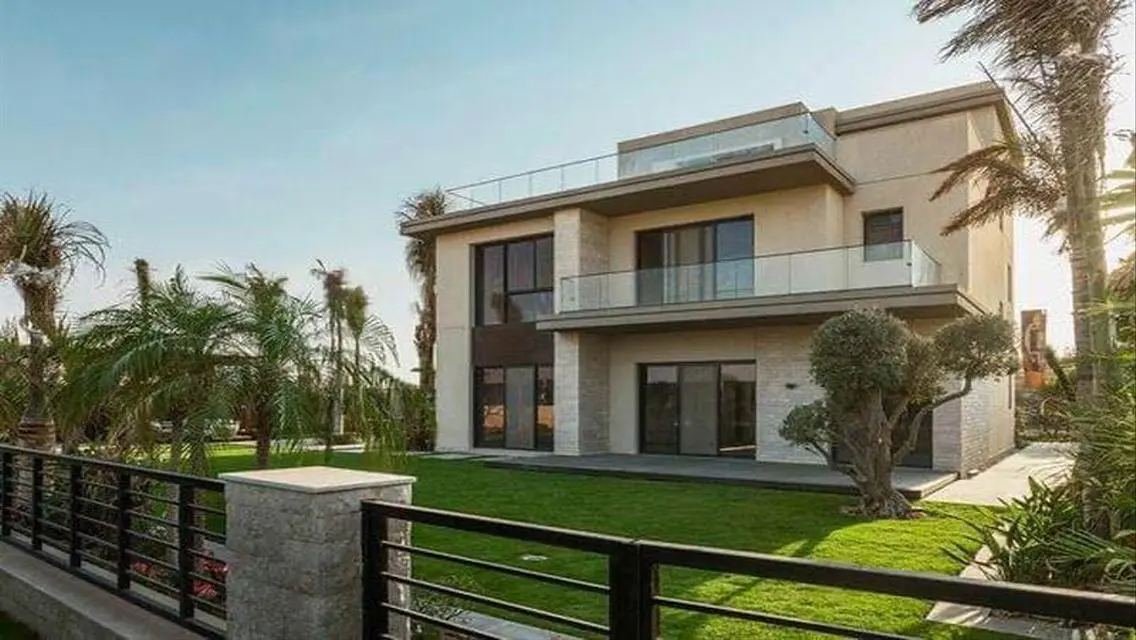 Luxury Villa with Private Garden and Pool