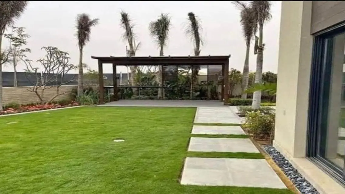 Luxury Villa with Private Garden and Pool