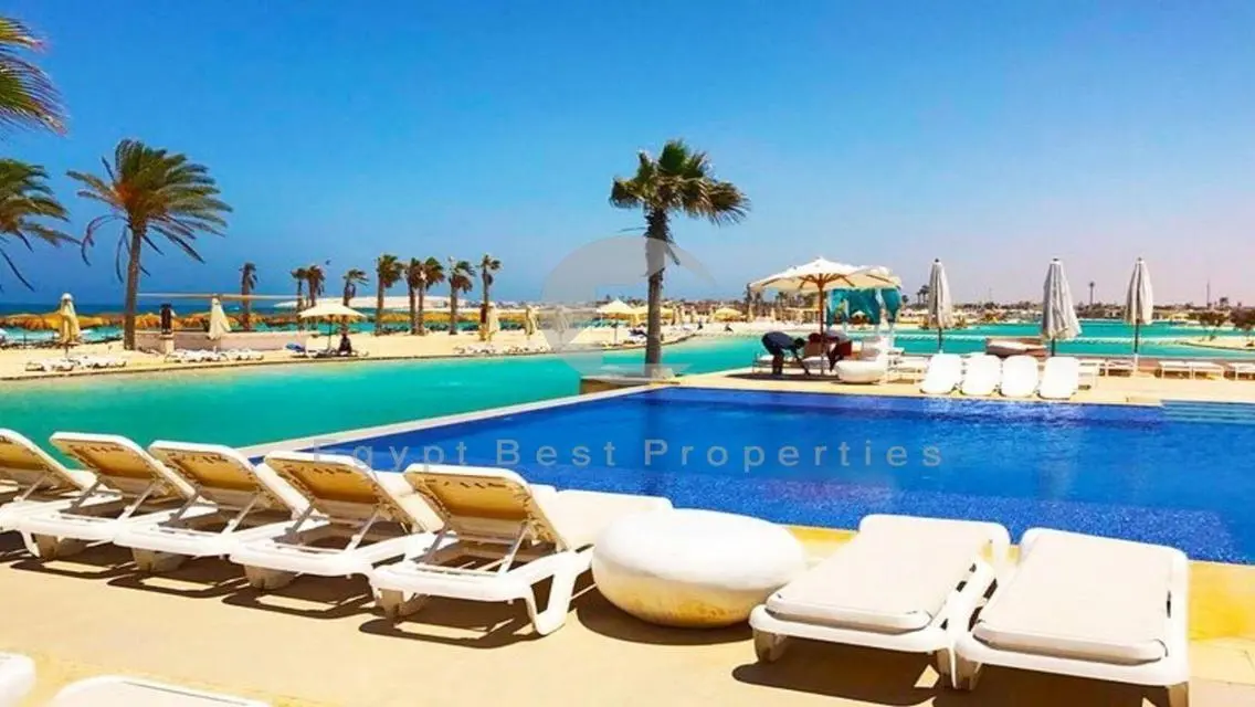 Luxurious Villa with Spacious Layout and Private Pool
