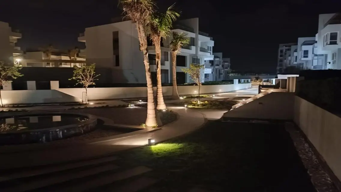 شقة فاخرة بتصميم عصري في قلب المدينة