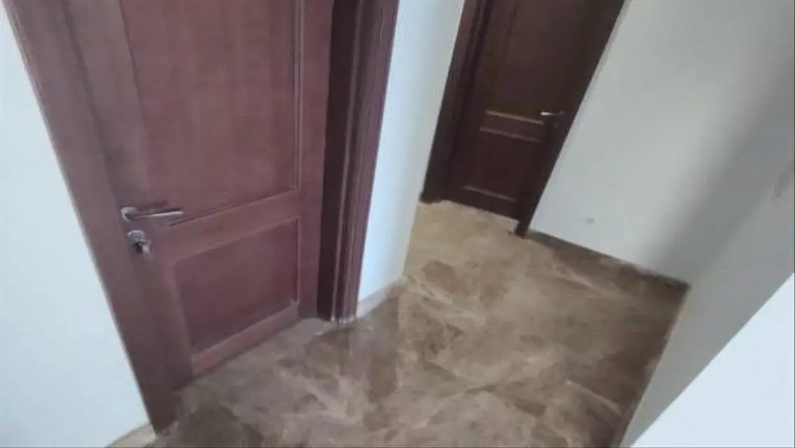 فيلا فاخرة للبيع مع مسبح خاص وحديقة خاصة