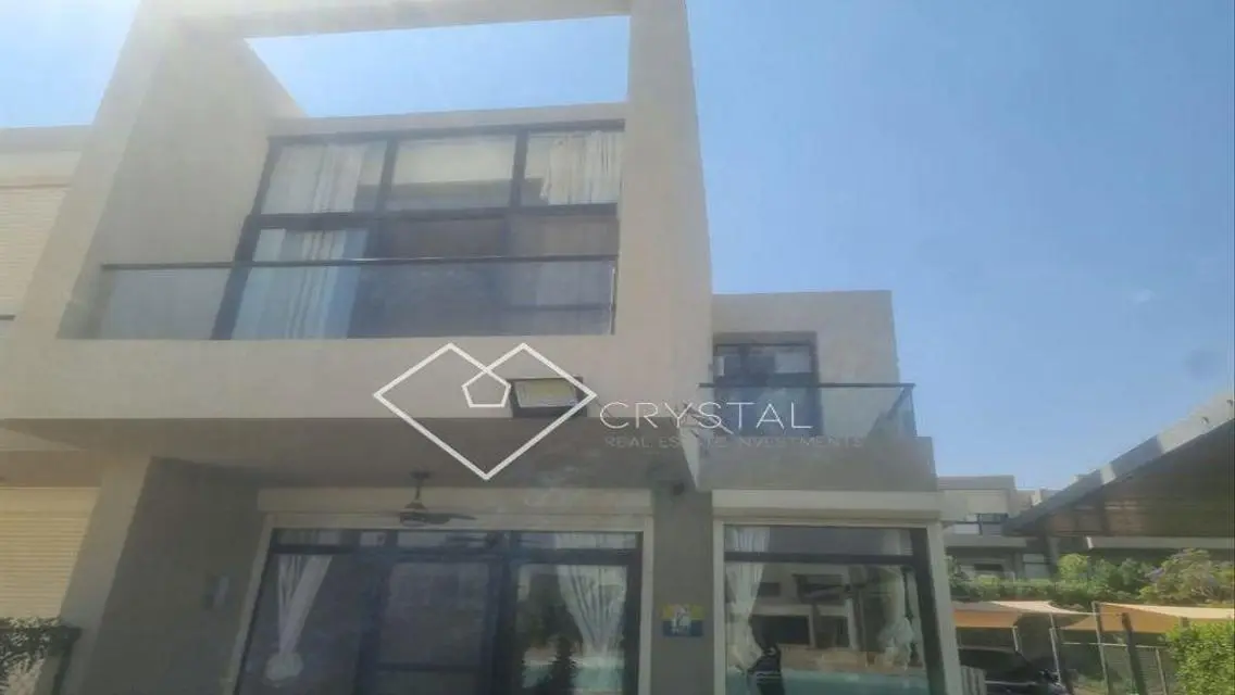 Luxurious Apartment with Balcony and Private Garden for Sale -190-
