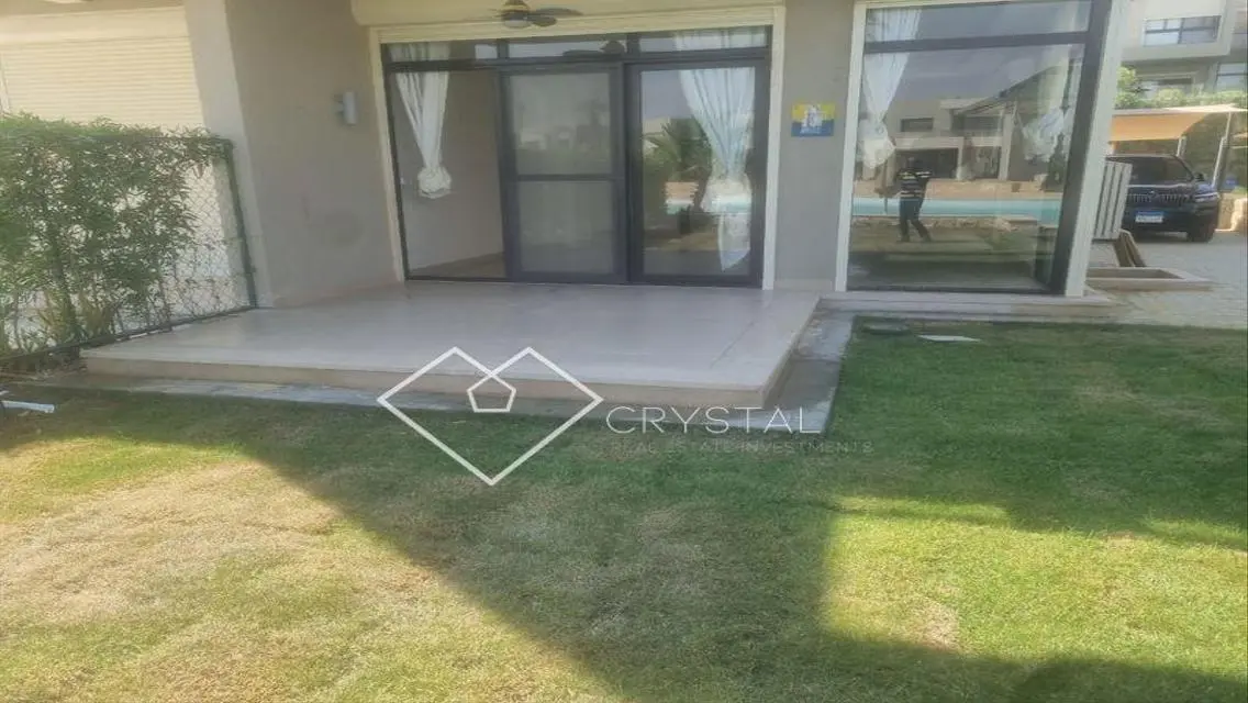 Luxurious Apartment with Balcony and Private Garden for Sale -190-