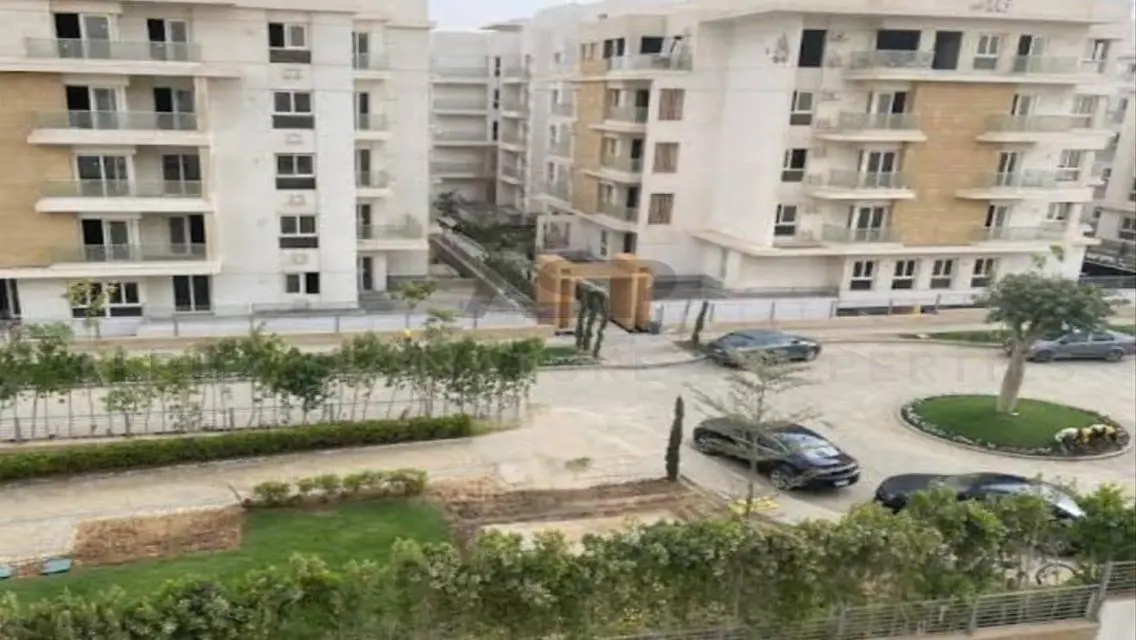 شقة رائعة للبيع بسعر مناسب في قلب المدينة