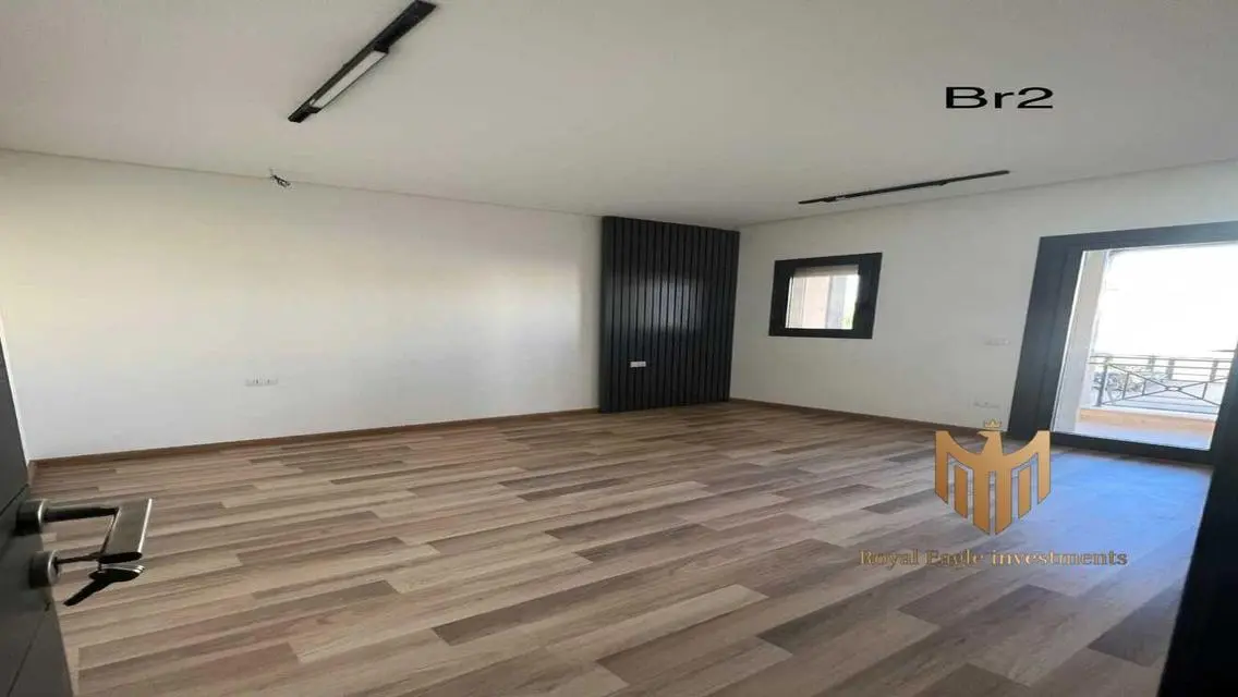 Luxury Apartment for Sale, 300 Sq M in the Heart of the City