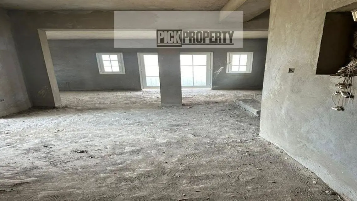Luxury Apartment with Spacious Area in Prime Location