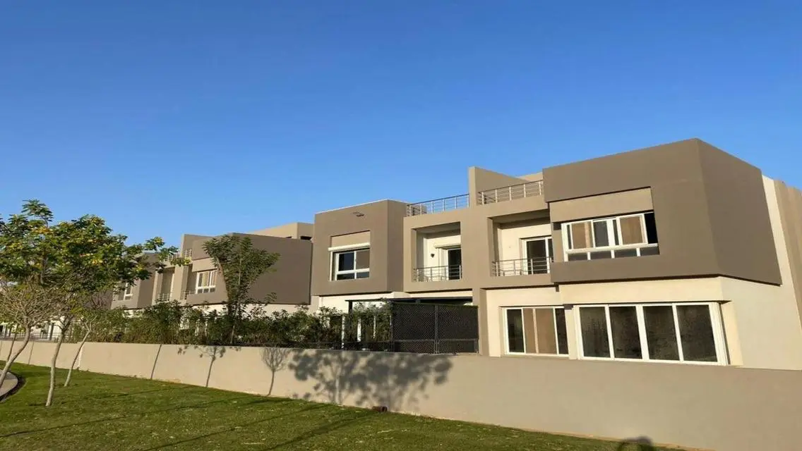 فيلا فاخرة للبيع تحمل رقم 01080661139