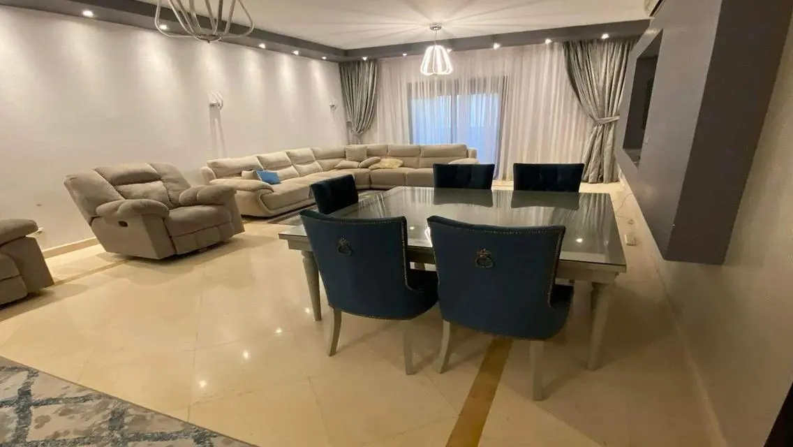 Luxury Apartment with Private Garden and Pool for Rent