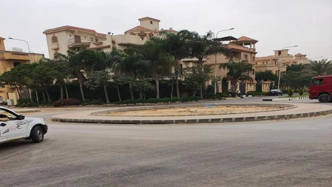 شقة فاخرة مطلة على بحيرة مع شرفة