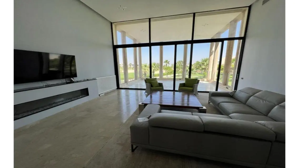 Stunning 5 Bedroom Villa for Sale