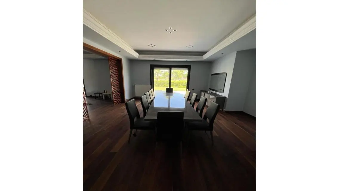 Stunning 5 Bedroom Villa for Sale