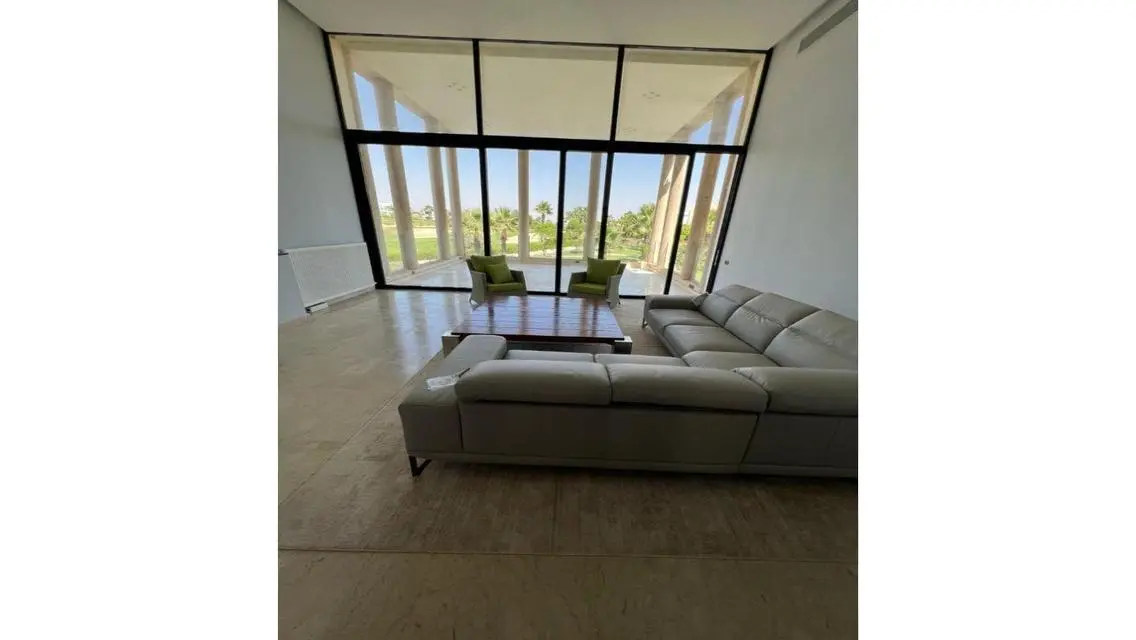 Stunning 5 Bedroom Villa for Sale