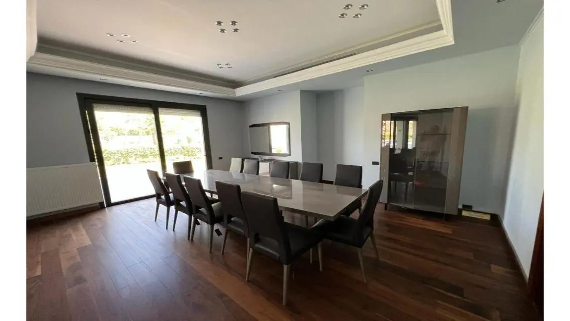 Stunning 5 Bedroom Villa for Sale