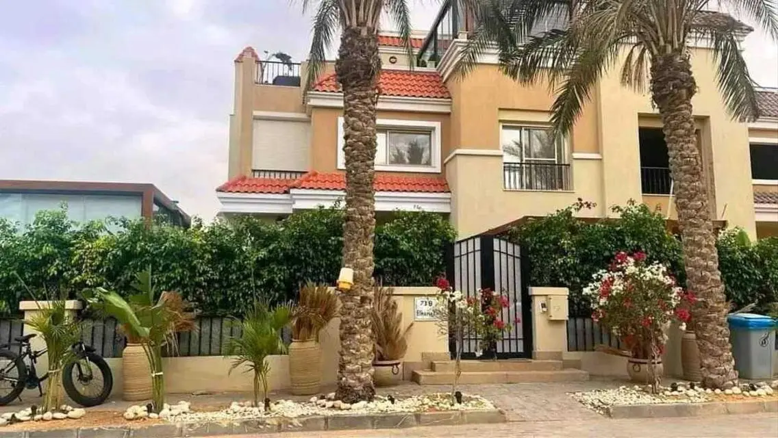 Luxurious 3-Bedroom Apartment in AUC