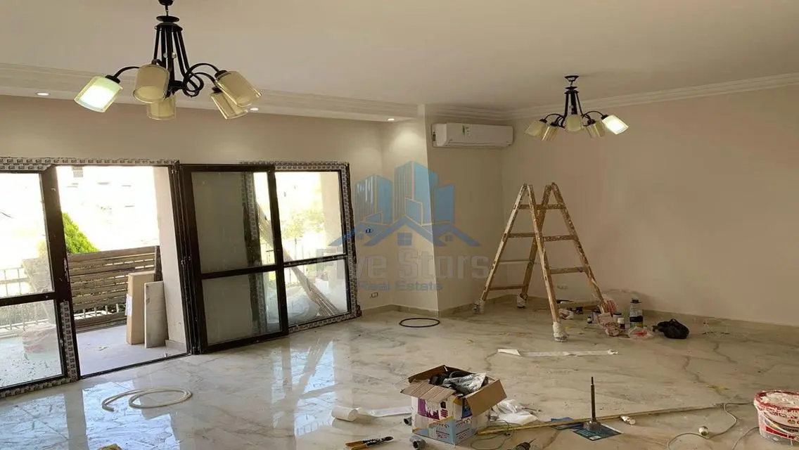 فيلا فاخرة مساحة واسعة مع حديقة ومسبح مشترك
