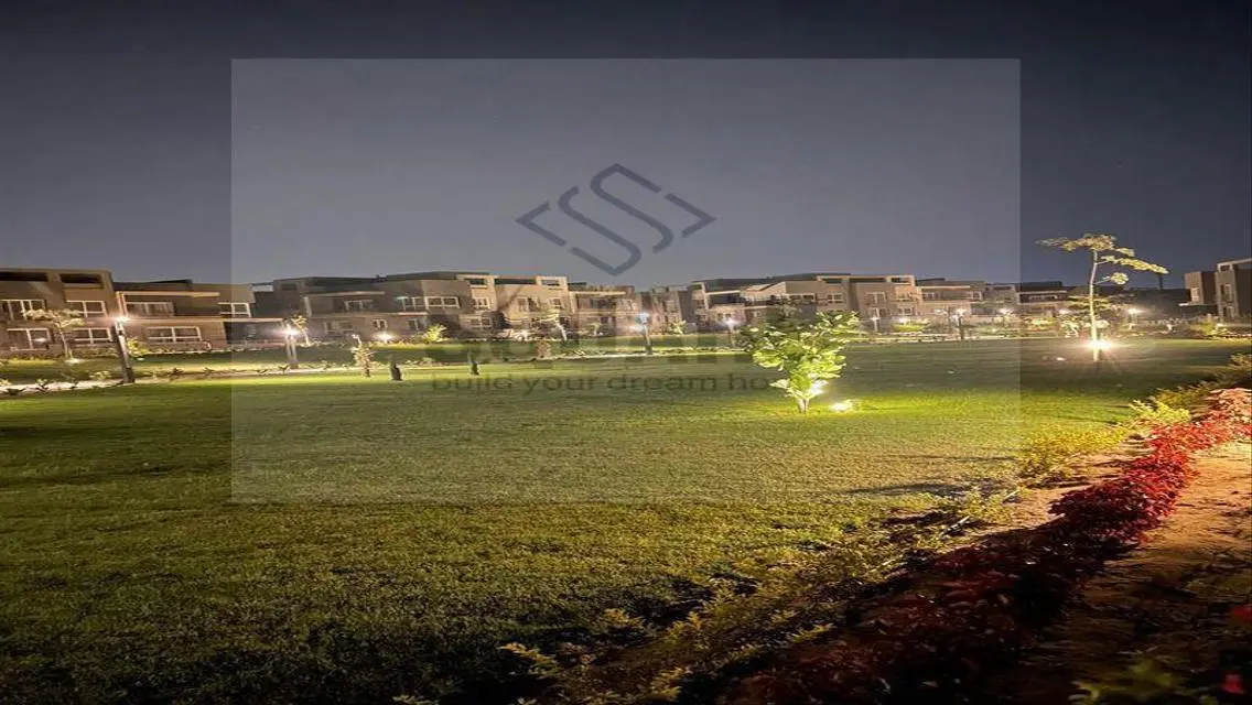 Luxury Apartment Overlooking Lakes at an Attractive Price
