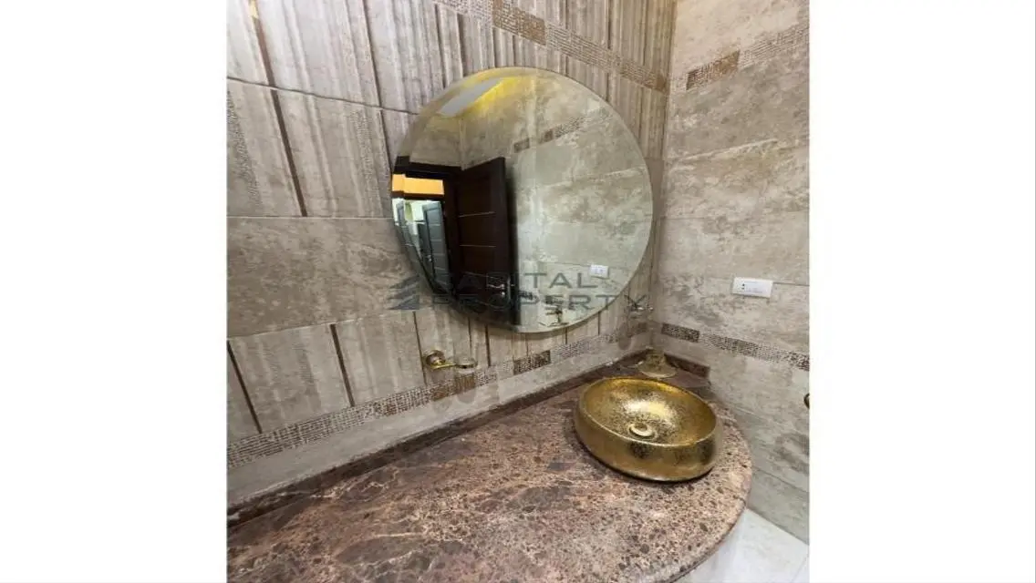 فيلا فاخرة 4 غرف نوم للبيع في موقع متميز