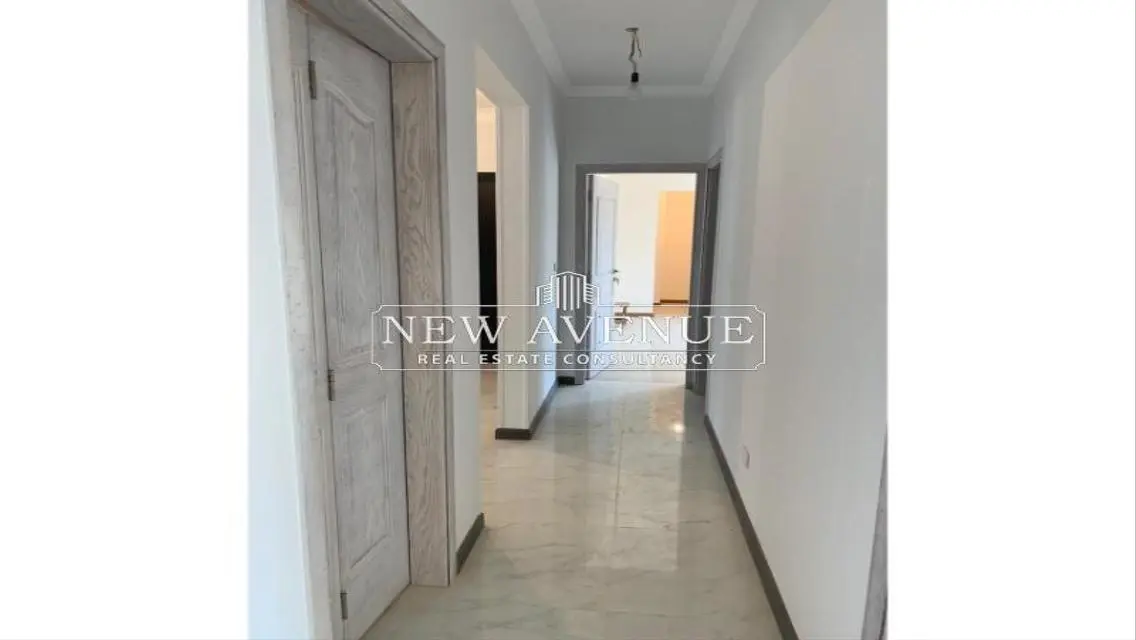 Luxury Apartment with Impressive Landmark View