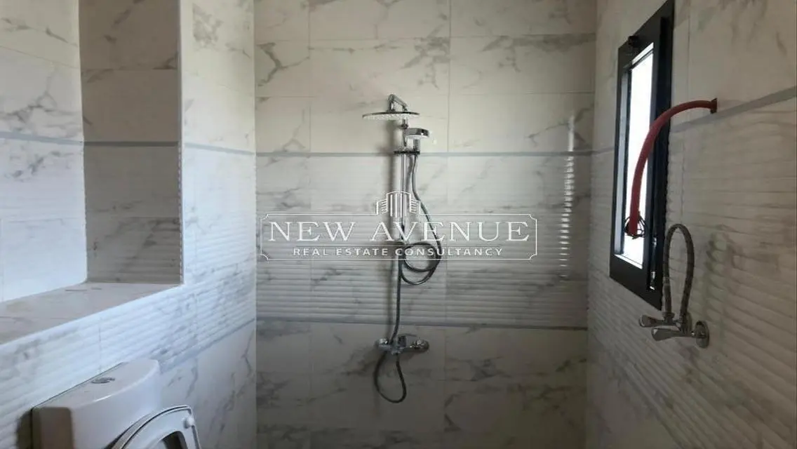 Luxury Apartment with Impressive Landmark View