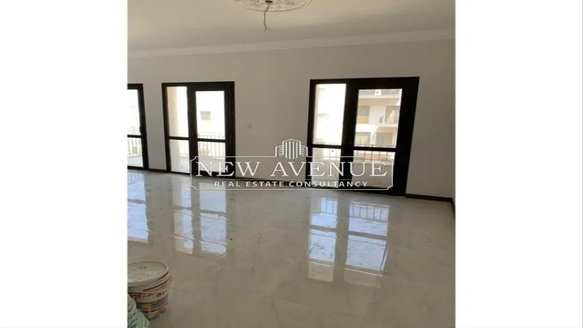 Luxury Apartment with Impressive Landmark View