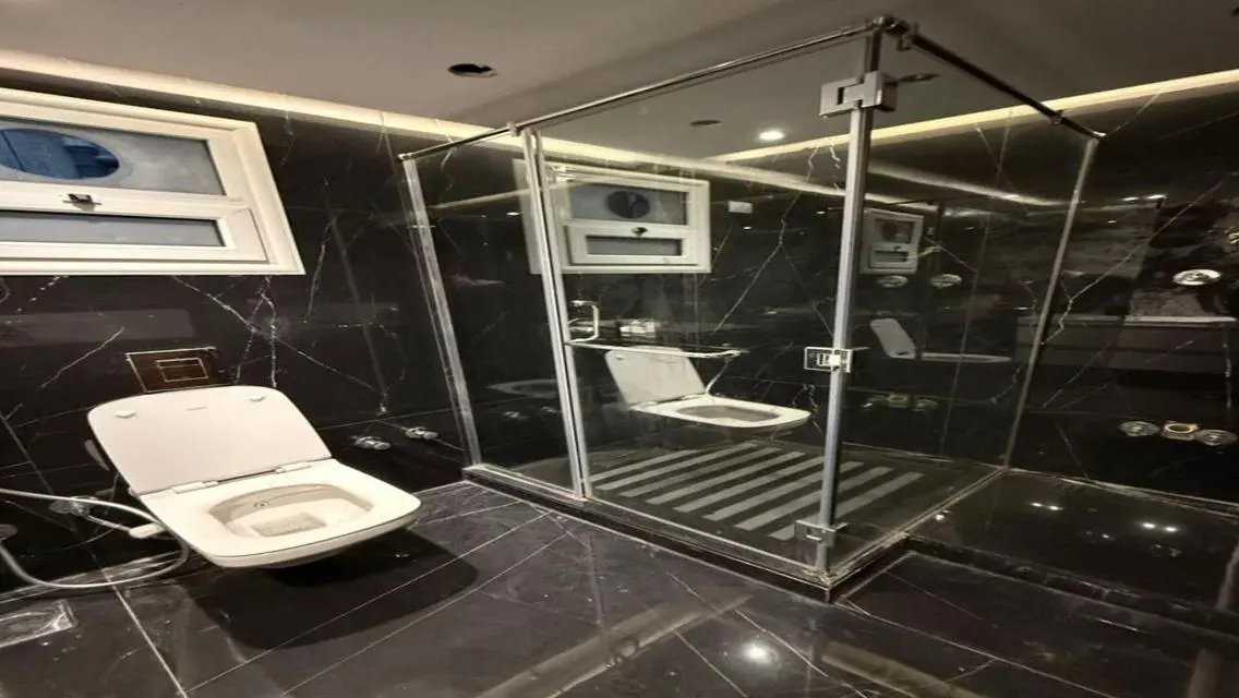 Luxurious Apartment with Pool View in Y City