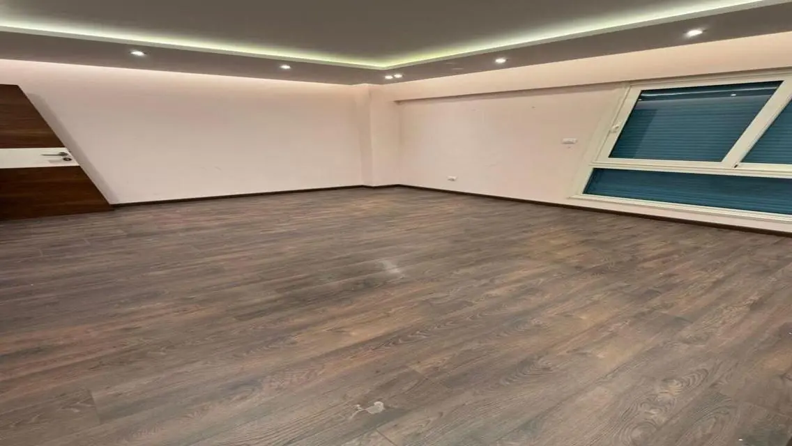 Luxurious Apartment with Pool View in Y City