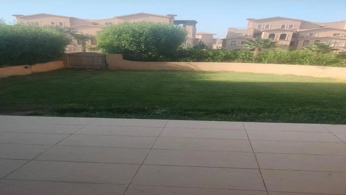 شقة فاخرة بإطلالة رائعة على معلم رئيسي