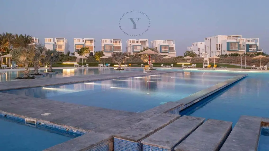 Luxurious House with Private Garden and Pool