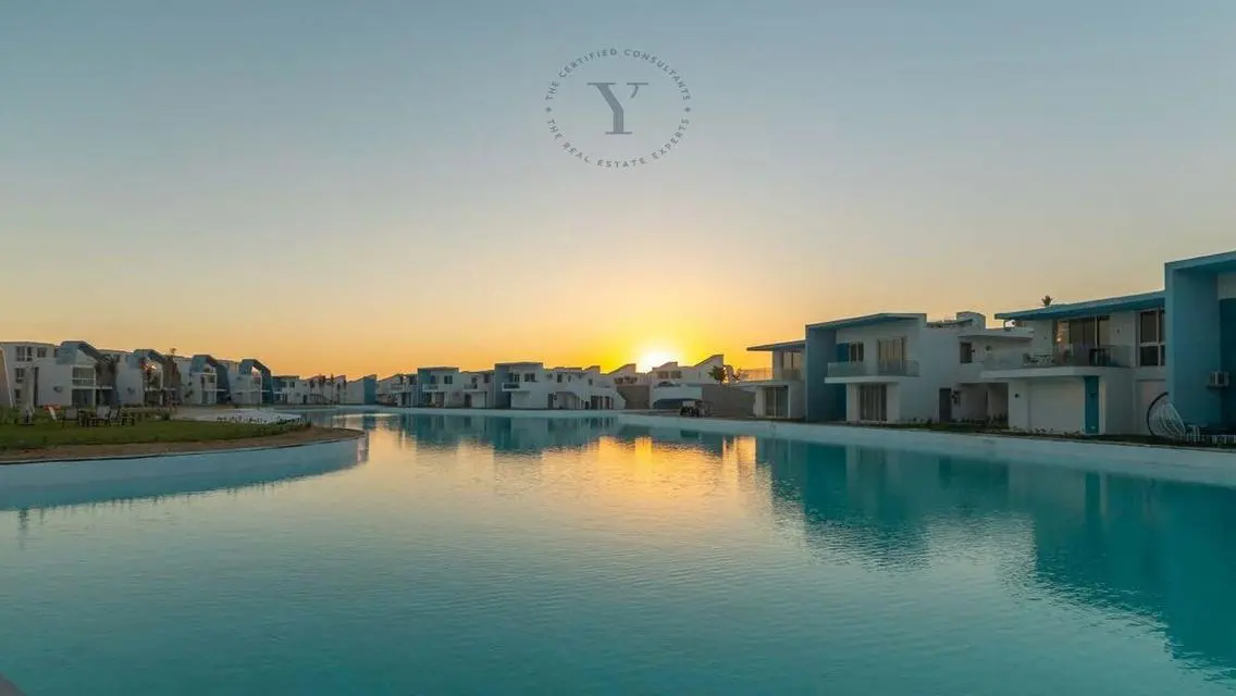 Luxurious House with Private Garden and Pool