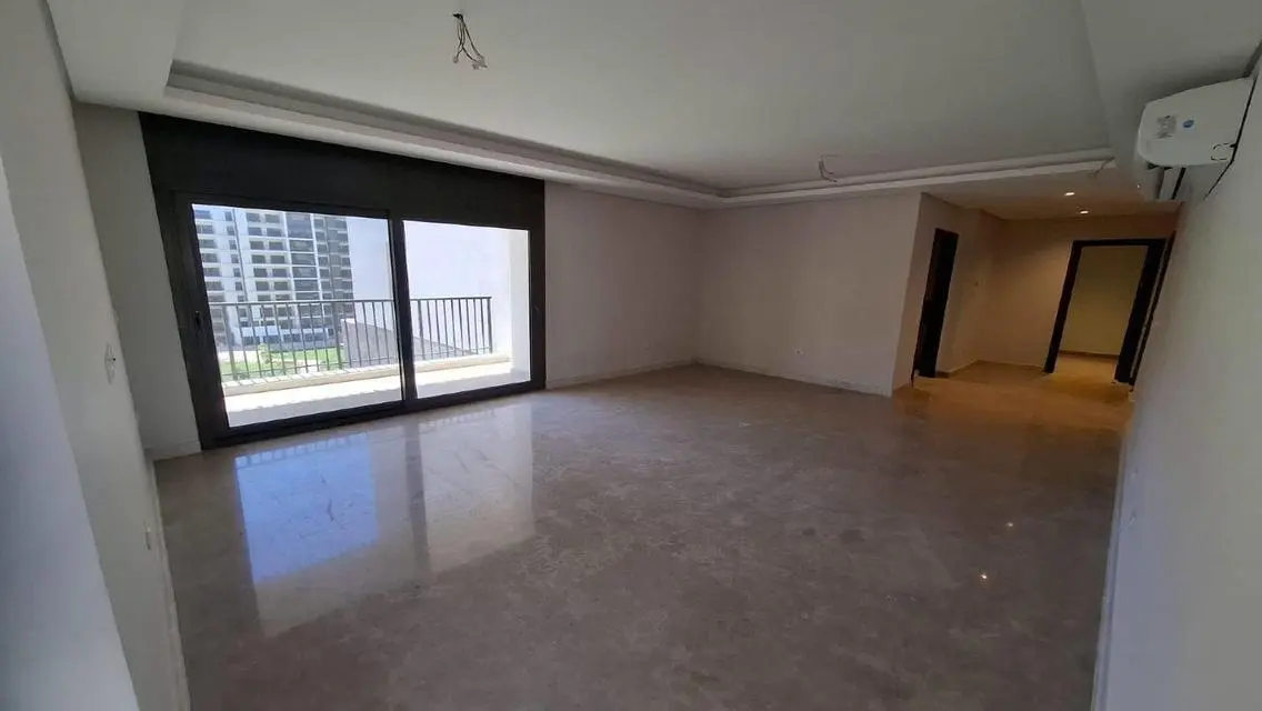 Stunning Apartment at Zed Towers, Sheikh Zayed