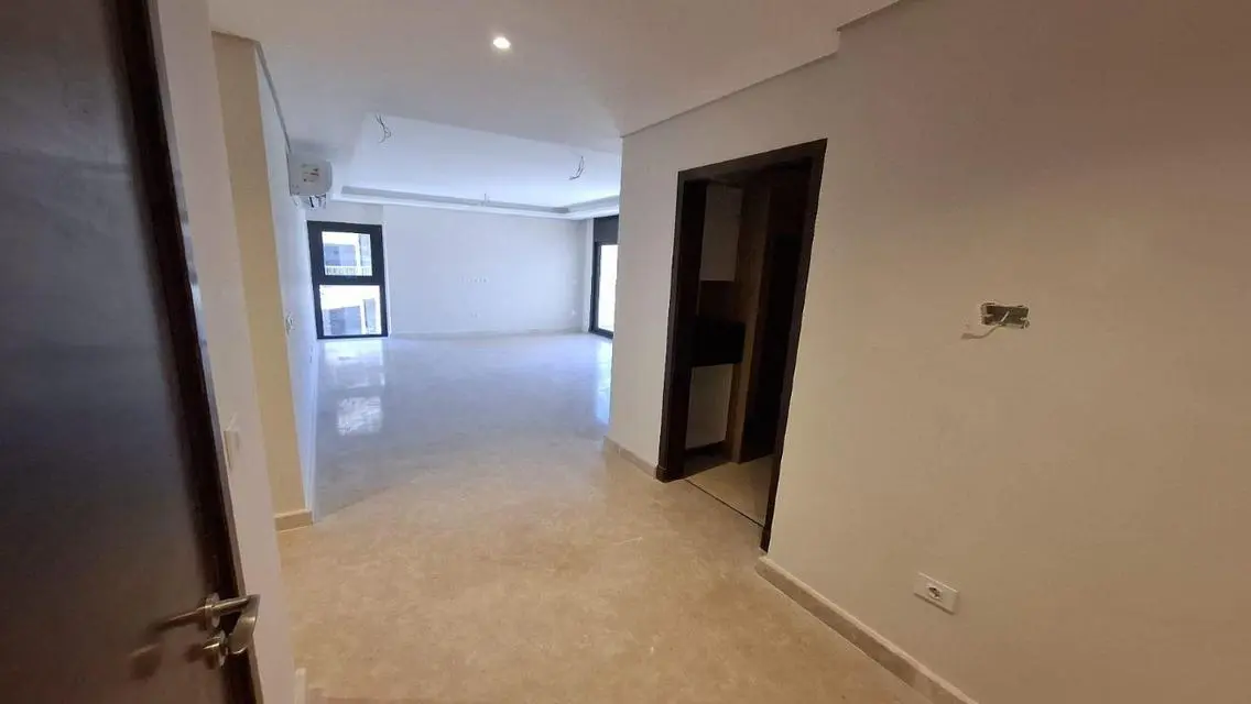 Stunning Apartment at Zed Towers, Sheikh Zayed