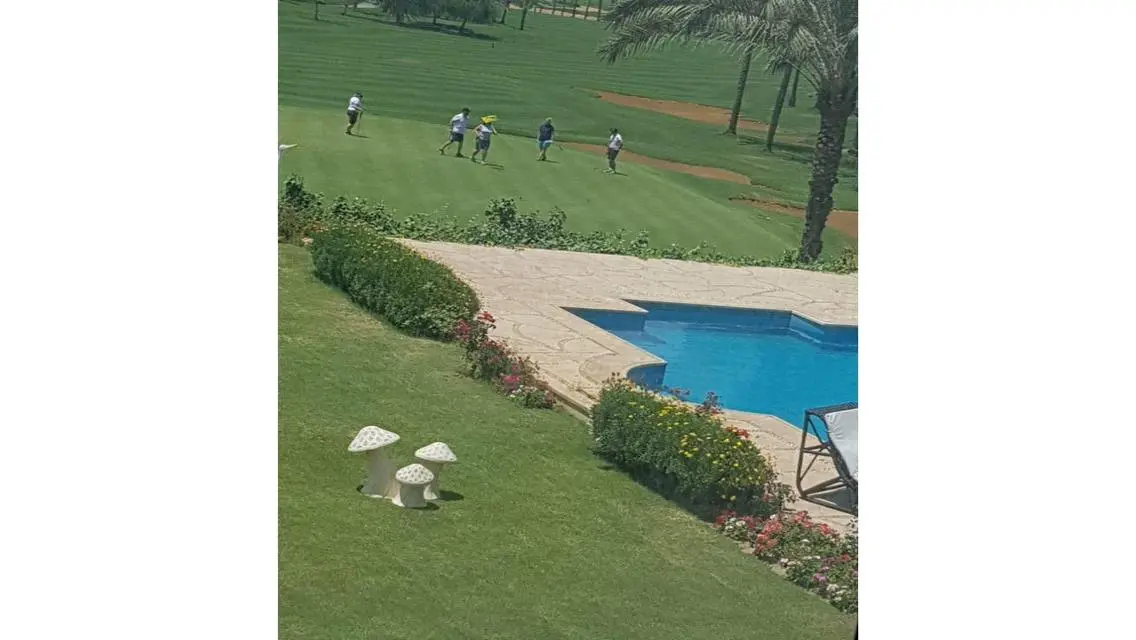 فيلا فاخرة للبيع بحمام سباحة وحديقة خاصة