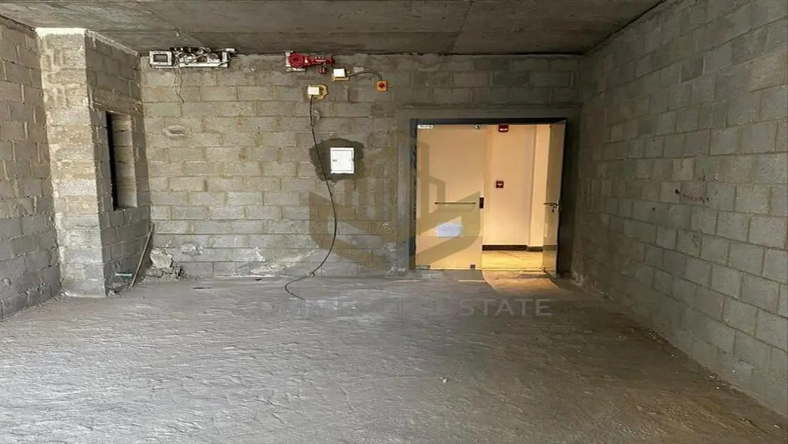 Prime Commercial Property for Sale in State 8