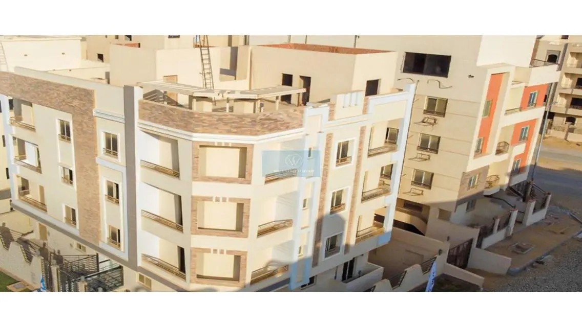 شقة فاخرة بمساحة واسعة وشرفة