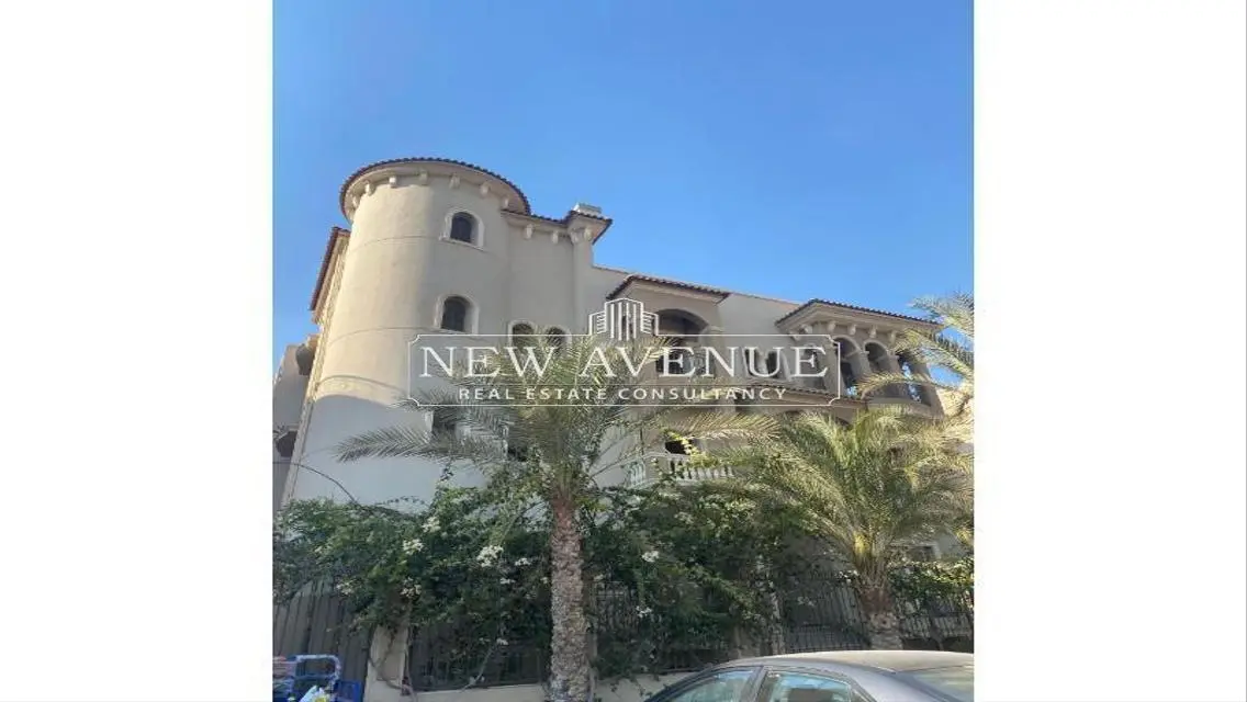 Luxury Villa for Sale with 827 Square Meters