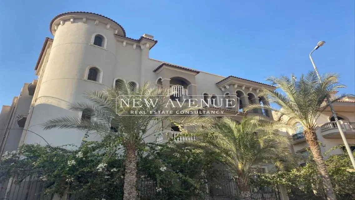 Luxury Villa for Sale with 827 Square Meters