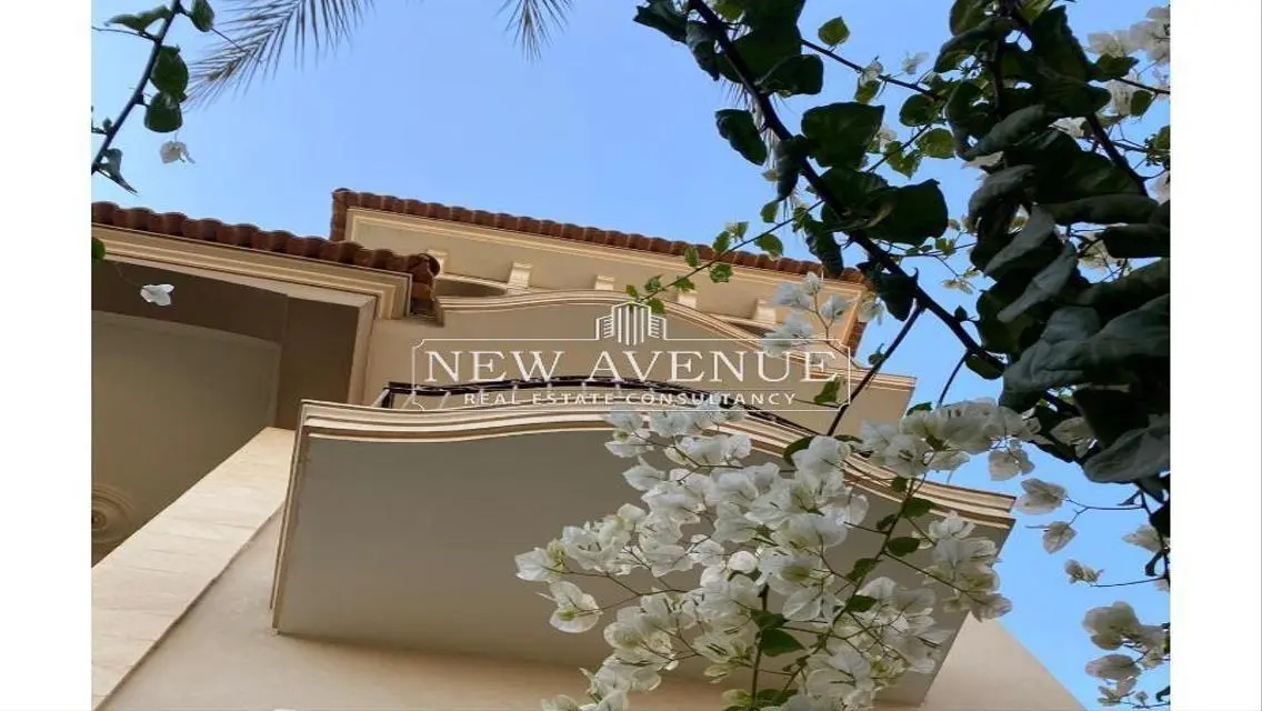 Luxury Villa for Sale with 827 Square Meters