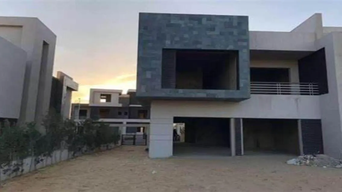 منزل فاخر للبيع بمواصفات متميزة