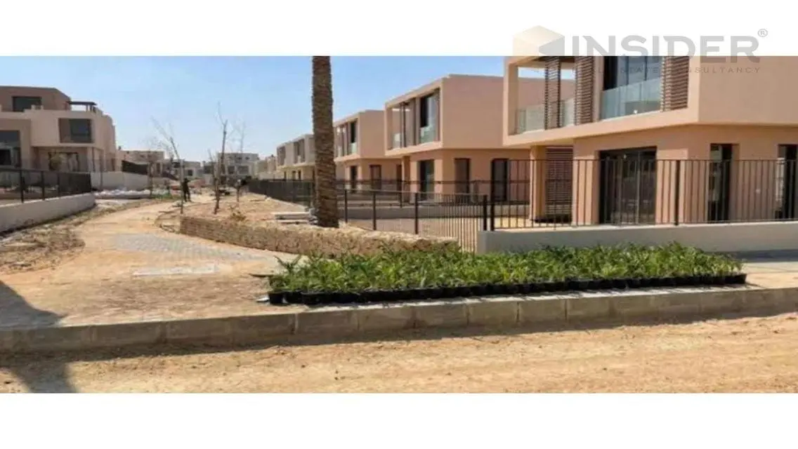 فيلا فاخرة بمساحة واسعة في قلب المدينة
