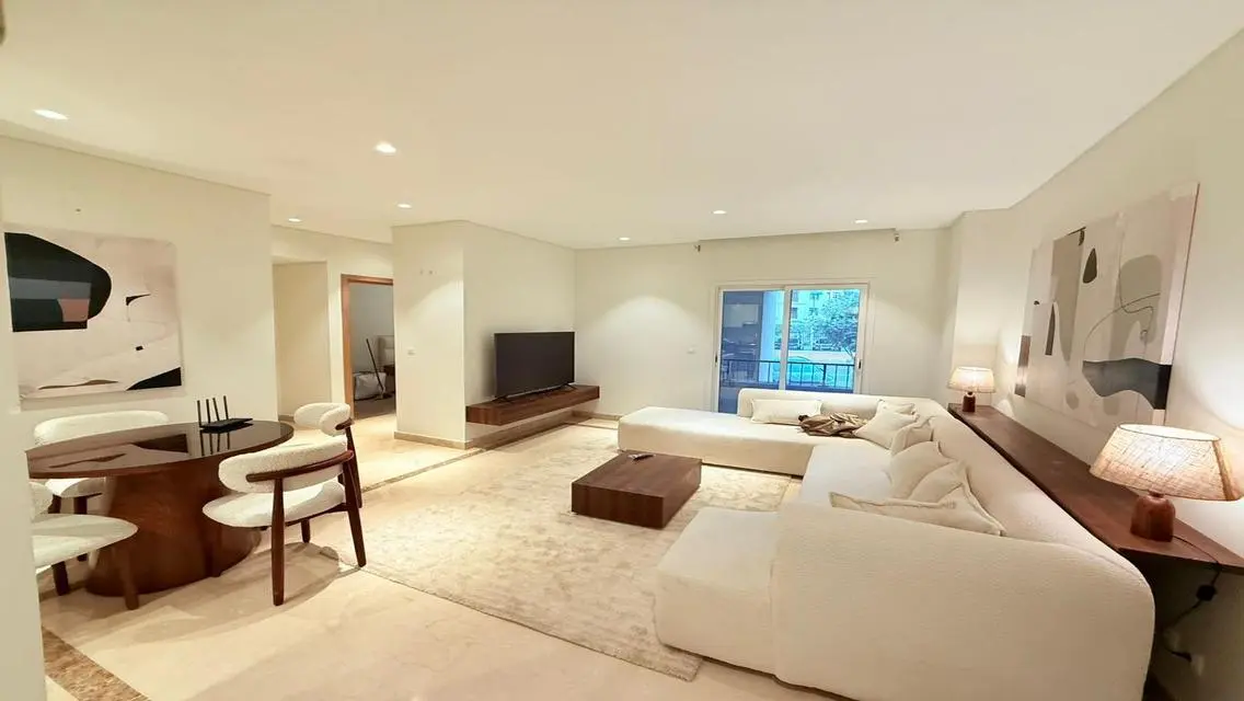 Luxurious Villa for Sale with Spacious Amenities
