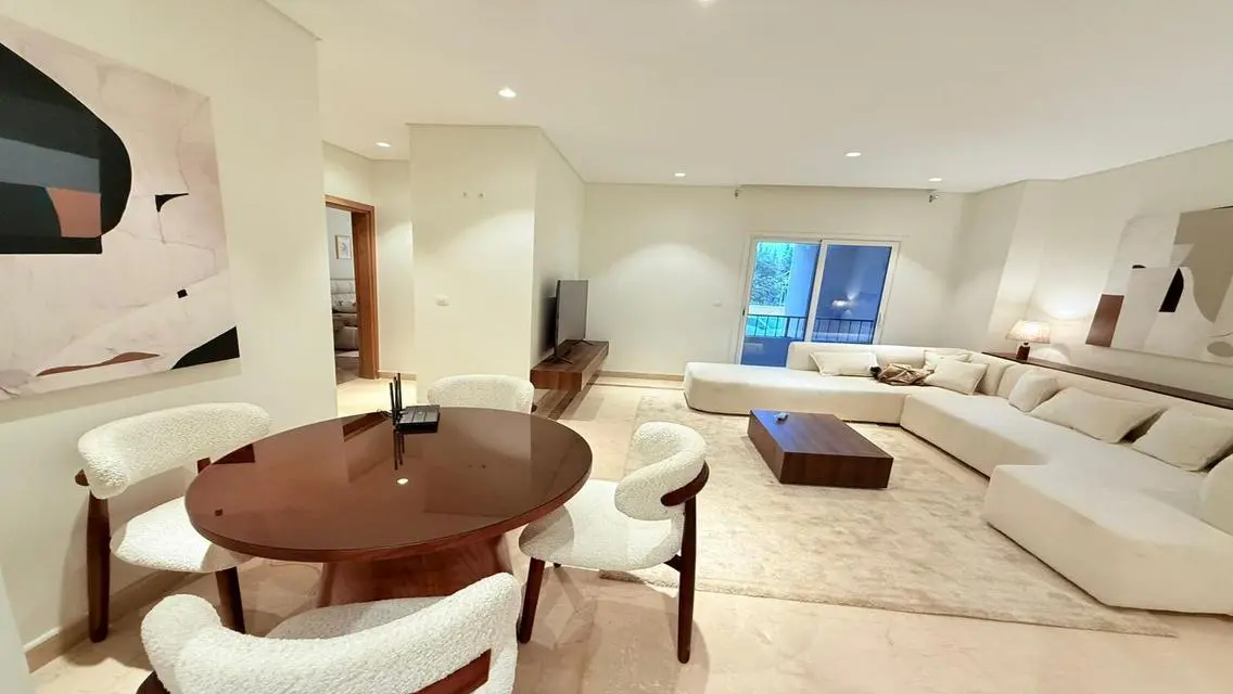 Luxurious Villa for Sale with Spacious Amenities