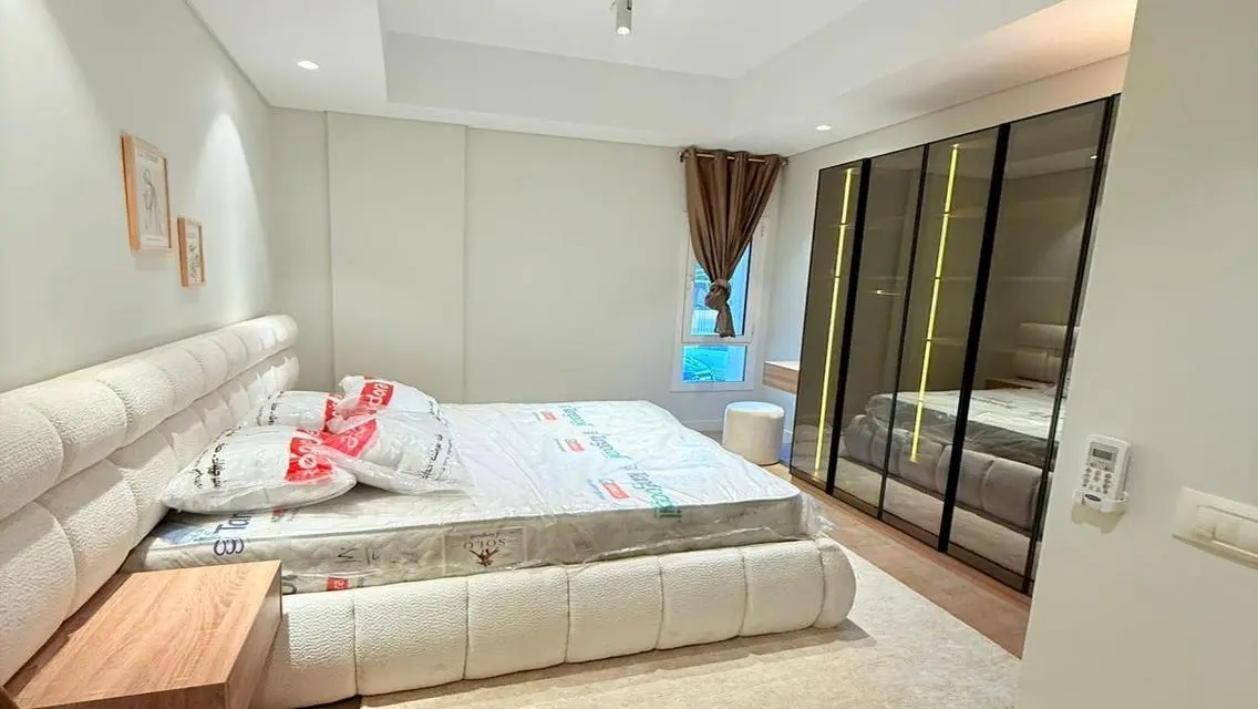 Luxurious Villa for Sale with Spacious Amenities