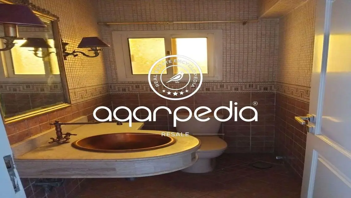 شقة متميزة بمساحة 4500 متر