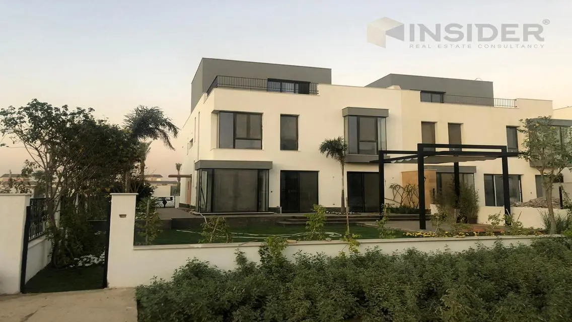 فيلا فاخرة مع مسبح خاص وحديقة