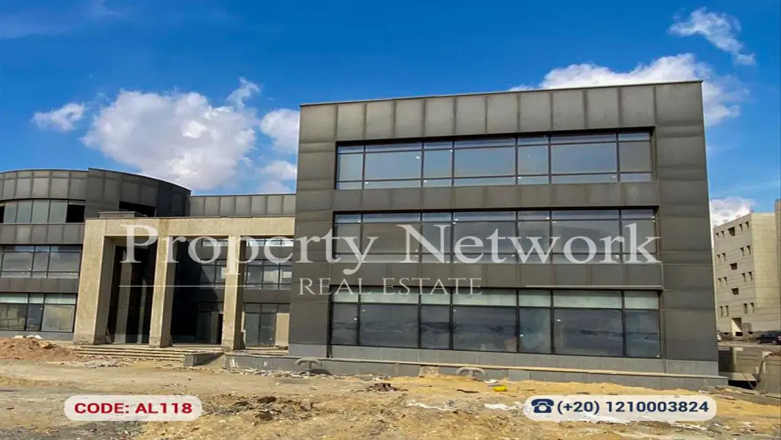 Property of 2000 sqm with Covered Parking
