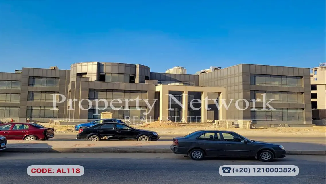 Property of 2000 sqm with Covered Parking