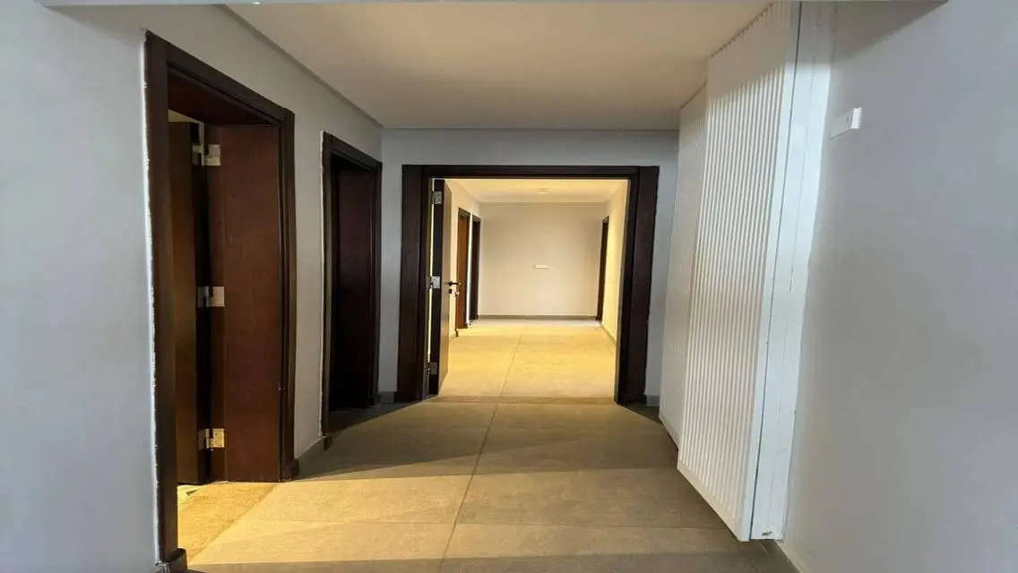 Spacious Apartment with Comprehensive Amenities