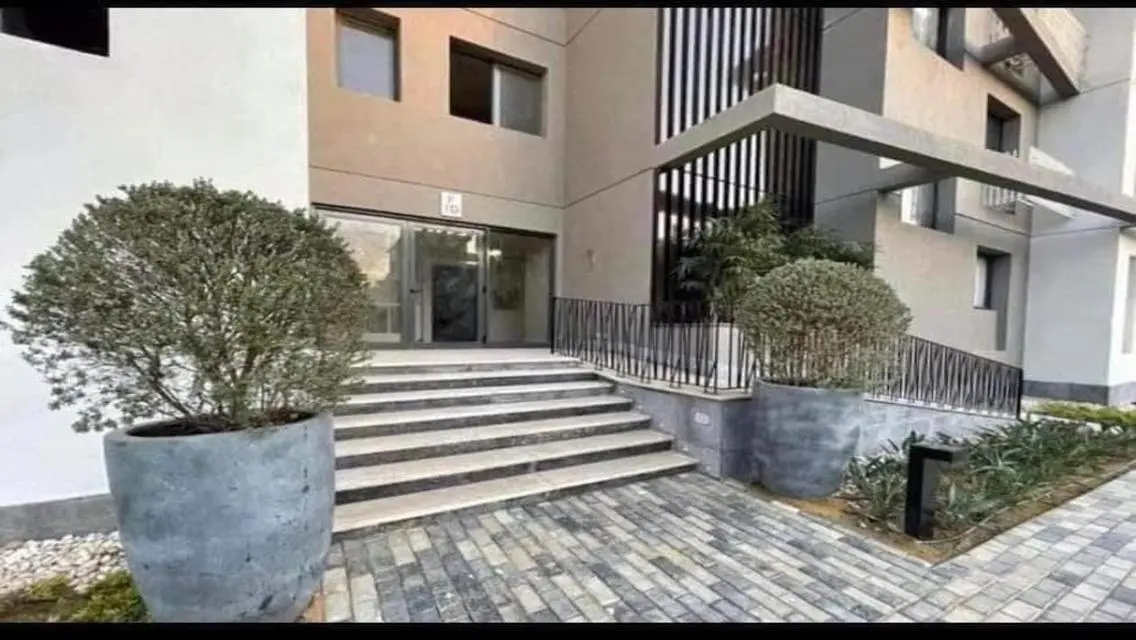 Spacious Apartment with Comprehensive Amenities