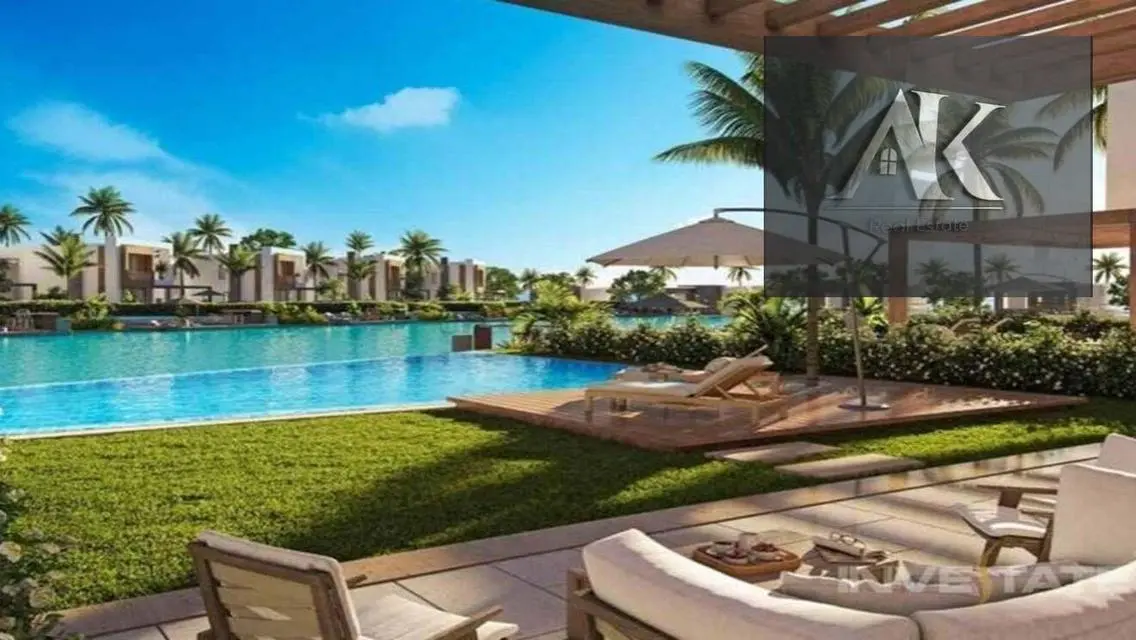 Luxury Apartment with Lake View